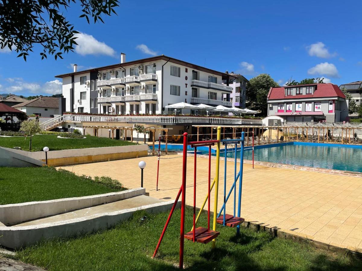 Hotel Elit Kirkovo  Exterior photo