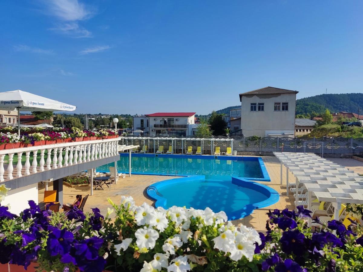 Hotel Elit Kirkovo  Exterior photo