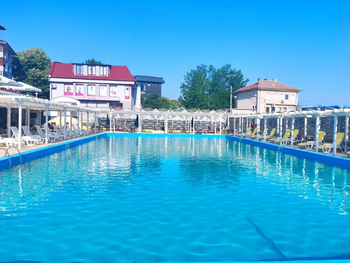 Hotel Elit Kirkovo  Exterior photo