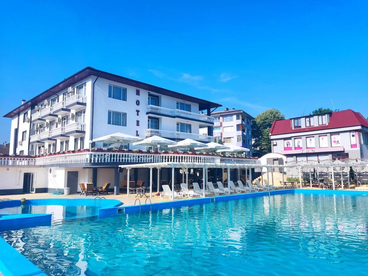 Hotel Elit Kirkovo  Exterior photo