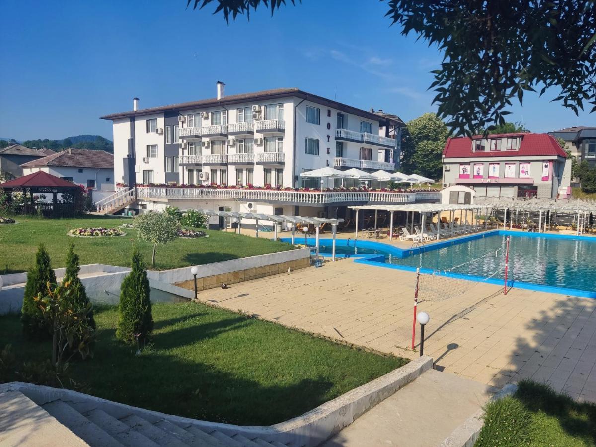 Hotel Elit Kirkovo  Exterior photo