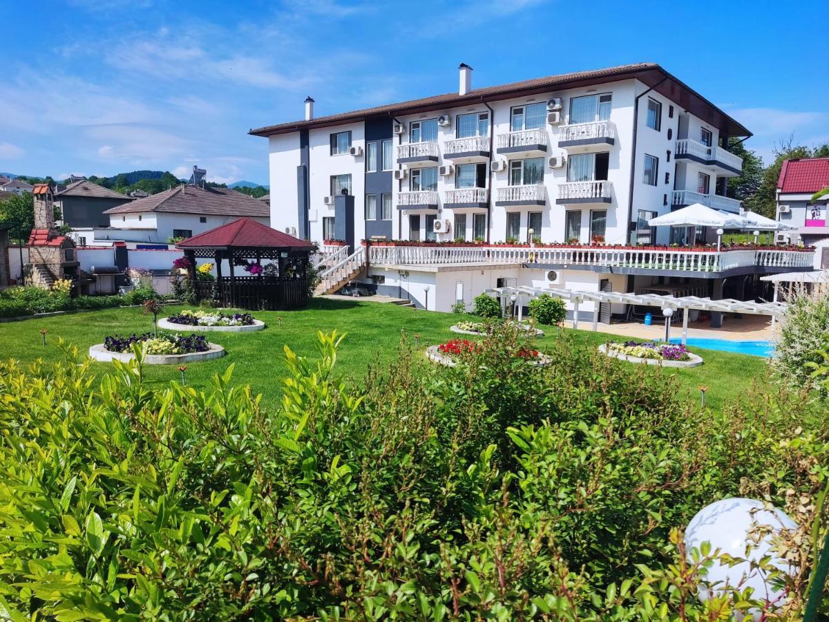 Hotel Elit Kirkovo  Exterior photo