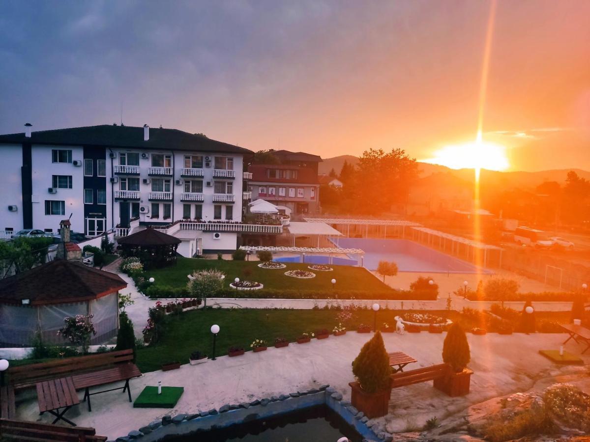 Hotel Elit Kirkovo  Exterior photo
